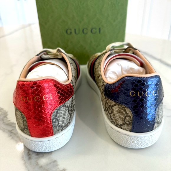 Gucci Ace GG Supreme Sneakers - Picture 4 of 9
